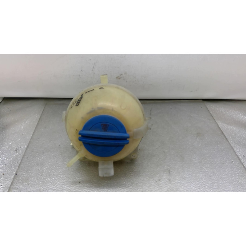 Vase de lave glace VOLKSWAGEN FOX Photo n°1