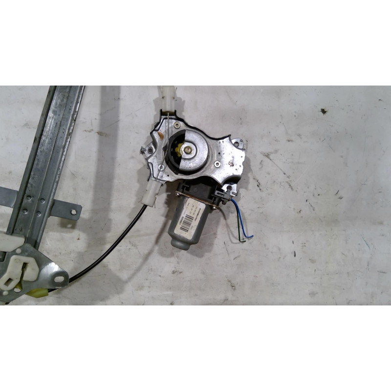 Leve vitre electrique arriere gauche NISSAN ALMERA TINO Photo n°1
