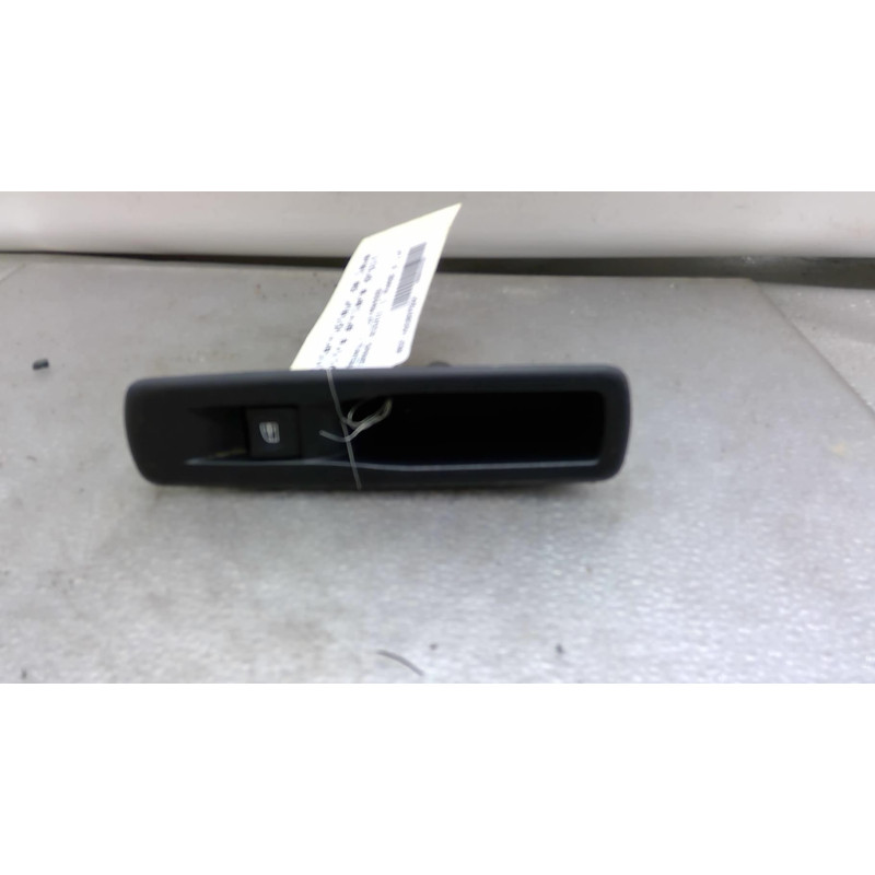 Interrupteur de leve vitre arriere droit RENAULT GRAND SCENIC 3 Photo n°1