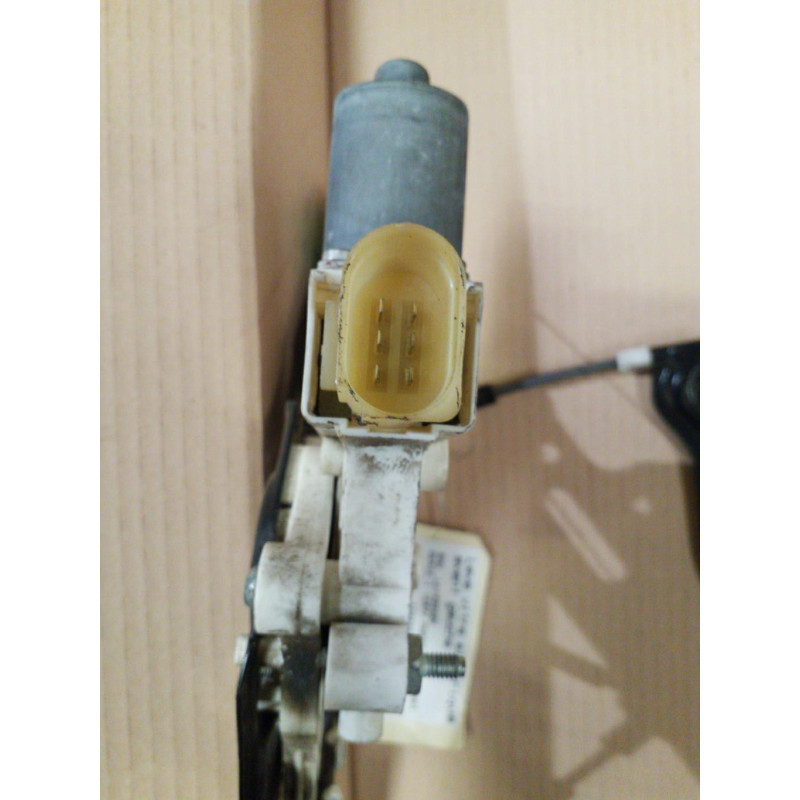 Leve vitre electrique avant gauche BMW SERIE 1 E87 Photo n°1