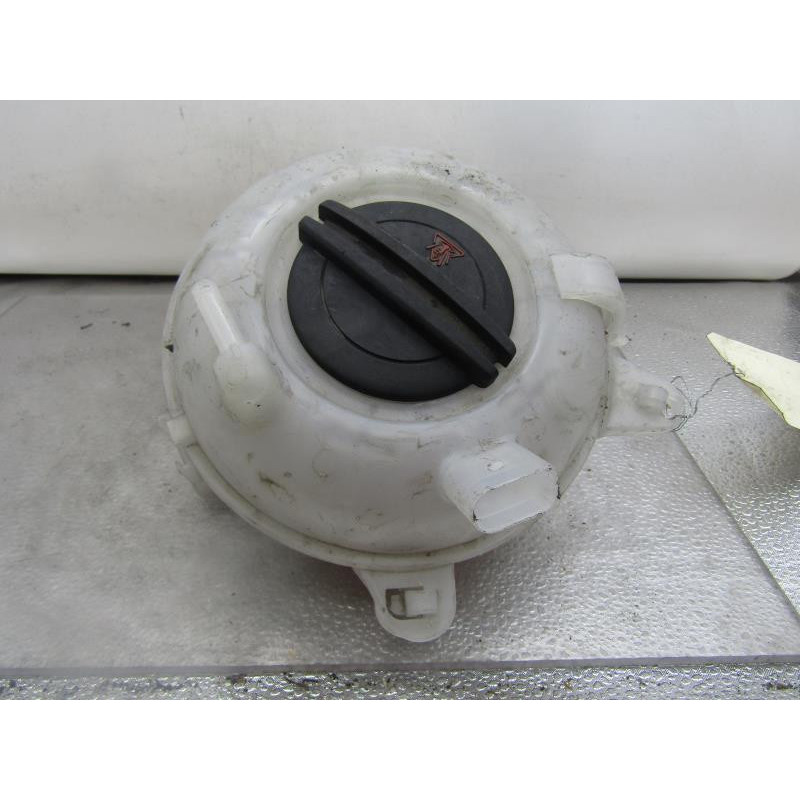 Vase d'expansion VOLKSWAGEN PASSAT 7 Photo n°1