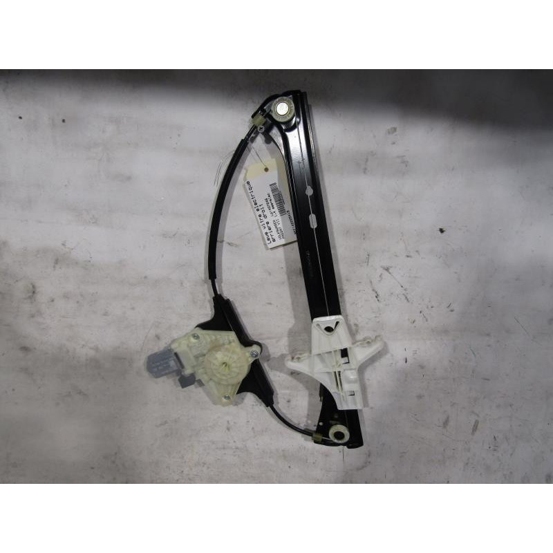Leve vitre electrique arriere droit VOLKSWAGEN PASSAT 7 Photo n°1
