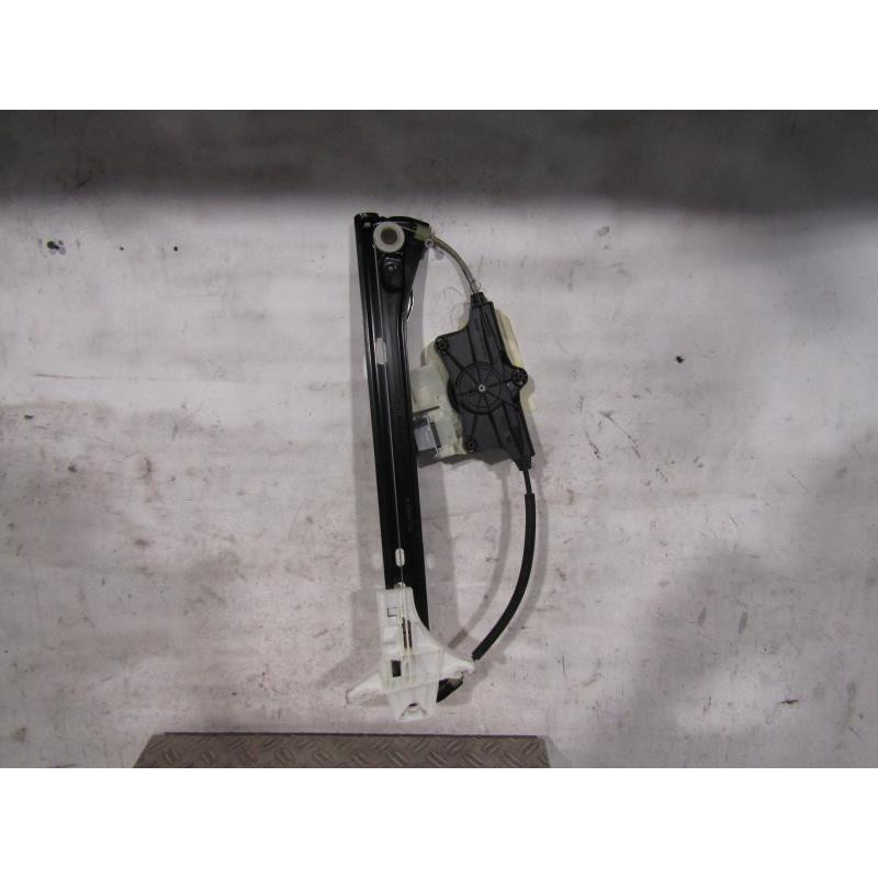 Leve vitre electrique arriere droit VOLKSWAGEN PASSAT 7 Photo n°1