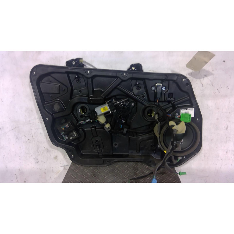 Leve vitre electrique avant gauche VOLVO V 60 2 Photo n°1