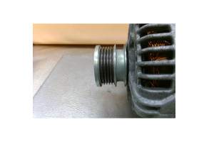 Alternateur OPEL ASTRA H Photo n°6