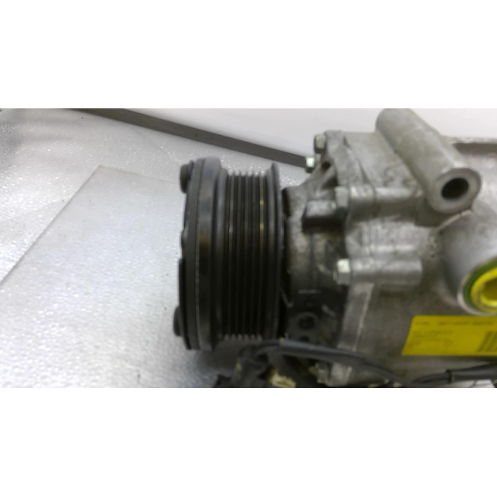Compresseur clim FORD FIESTA 5 Photo n°2