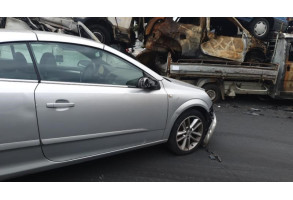 Renfort pare choc arriere (traverse) OPEL ASTRA H Photo n°4