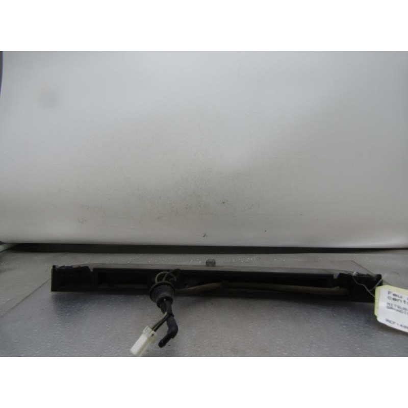 Feu arriere stop central MITSUBISHI GRANDIS Photo n°1