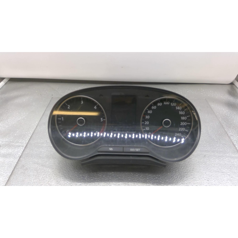 Compteur VOLKSWAGEN POLO 5 Photo n°1