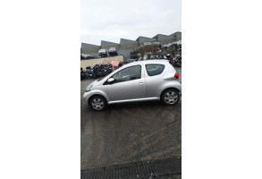 Renfort pare choc arriere (traverse) TOYOTA AYGO 1 Photo n°6