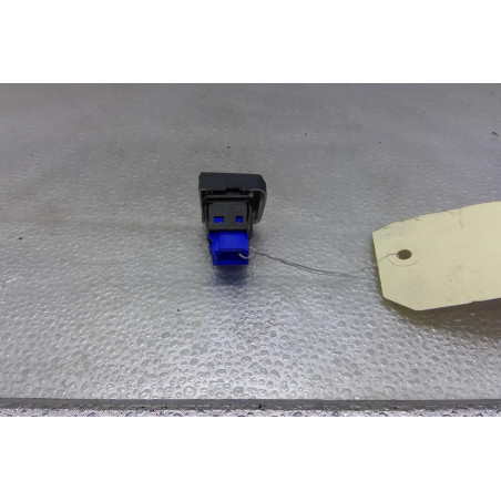Bouton de warning PEUGEOT 208 1
