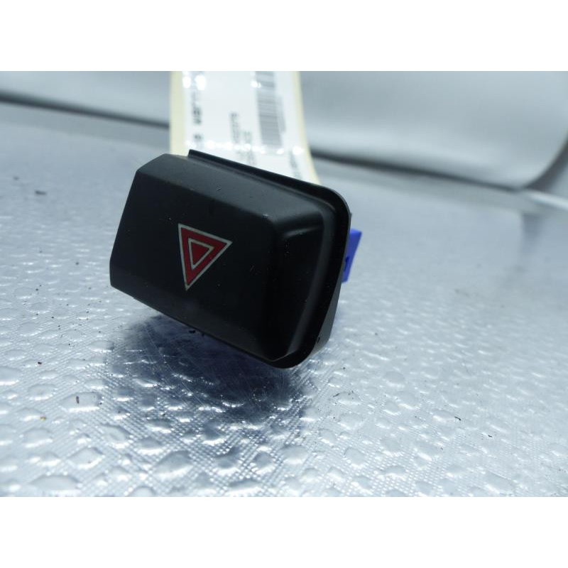 Bouton de warning PEUGEOT 208 1 Photo n°1