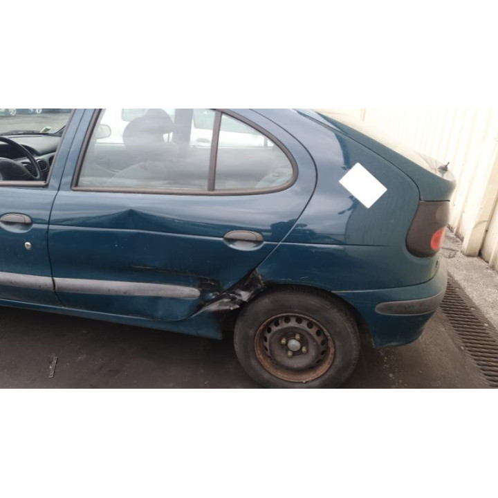 Compresseur clim RENAULT MEGANE 1 Photo n°8