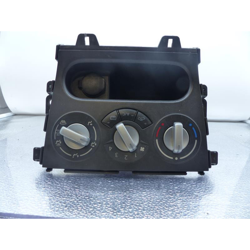 Commande chauffage OPEL AGILA B Photo n°1
