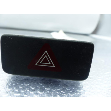 Bouton de warning NISSAN PIXO