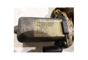 Leve vitre electrique arriere gauche ALFA ROMEO 147 Photo n°2