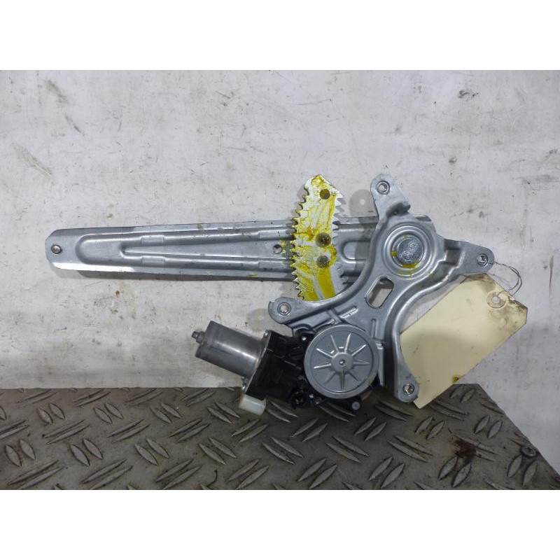 Leve vitre electrique arriere gauche SUZUKI SWIFT 4 Photo n°1