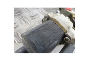 Leve vitre electrique avant gauche NISSAN MICRA 3 Photo n°4