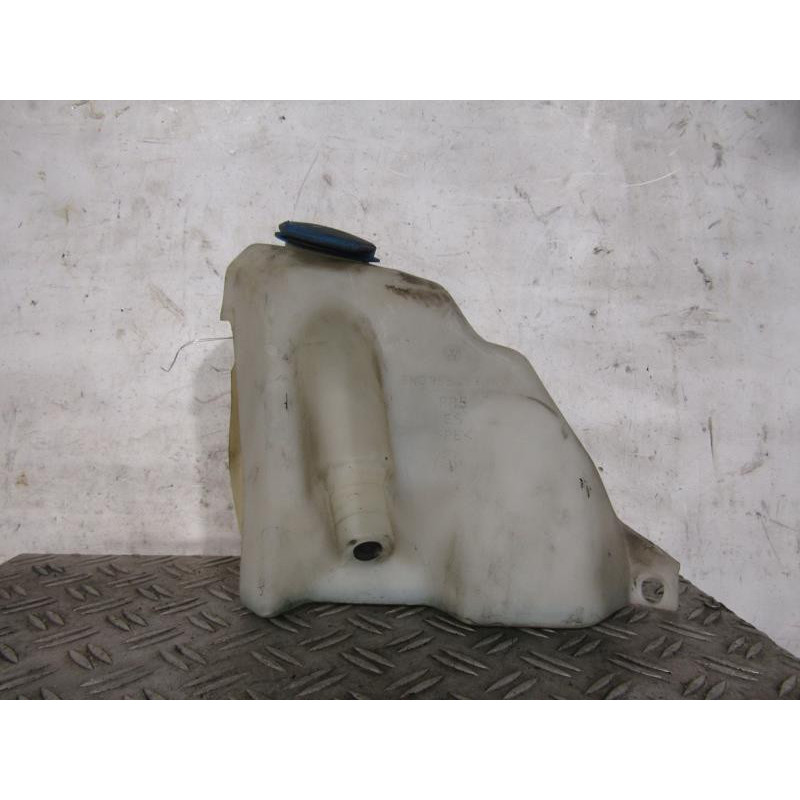 Vase de lave glace VOLKSWAGEN POLO 3 Photo n°1