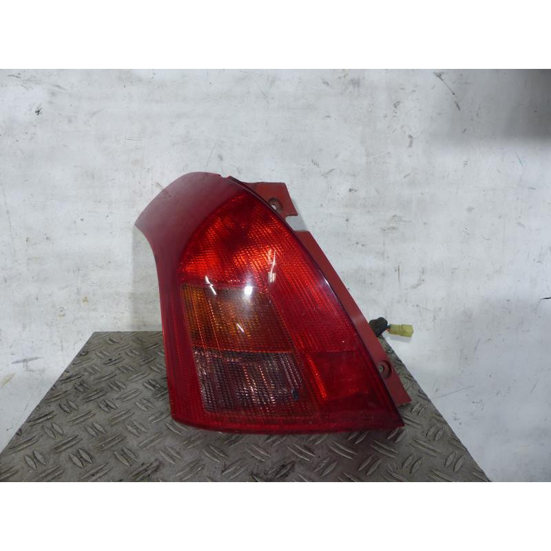 Feu arriere principal gauche (feux) SUZUKI SWIFT 3 Photo n°1