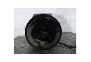 Compresseur clim FORD FIESTA 6 Photo n°3