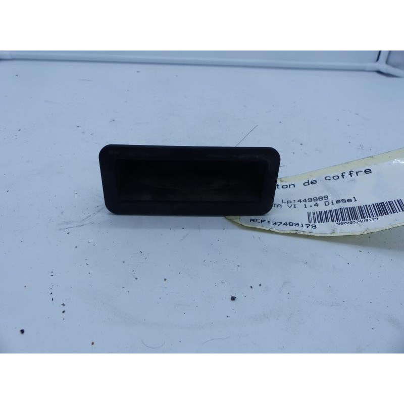 Bouton de coffre FORD FIESTA 6 Photo n°1