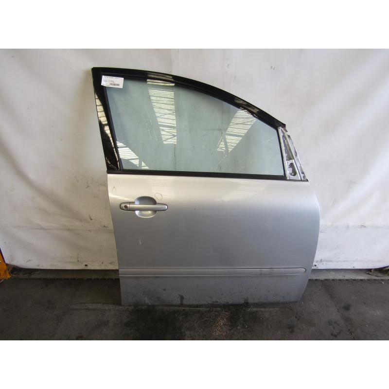 Porte avant droit TOYOTA AVENSIS VERSO Photo n°1