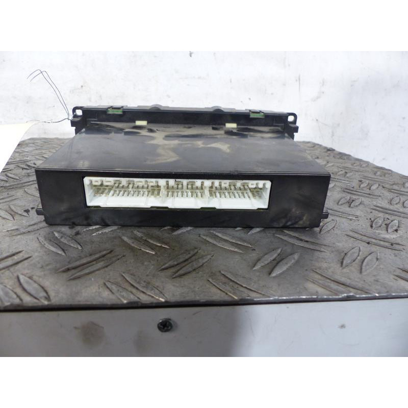 Commande chauffage MITSUBISHI GRANDIS Photo n°1