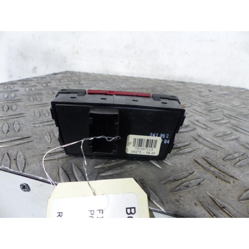 Bouton de warning FIAT PANDA 2 Photo n°1