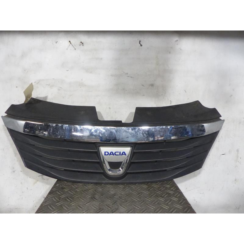 Calandre DACIA LOGAN MCV 1 Photo n°1