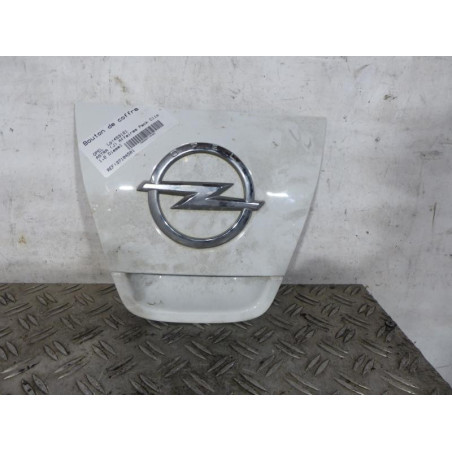 Bouton de coffre OPEL ASTRA J