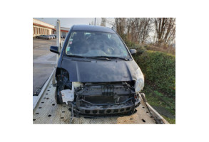Compteur TOYOTA YARIS 2 Photo n°7