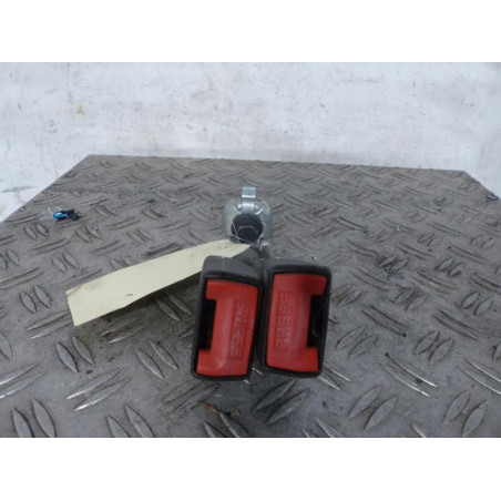 Attache ceinture arriere gauche CITROEN C3 PLURIEL
