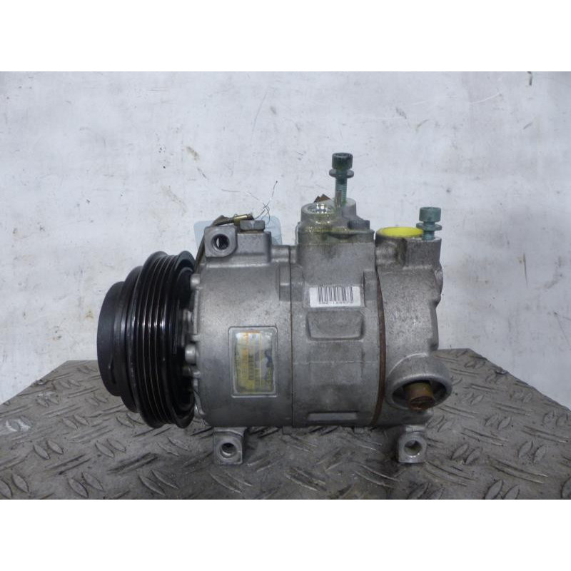 Compresseur clim AUDI A4 1 Photo n°1