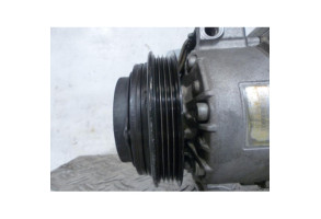 Compresseur clim AUDI A4 1 Photo n°2