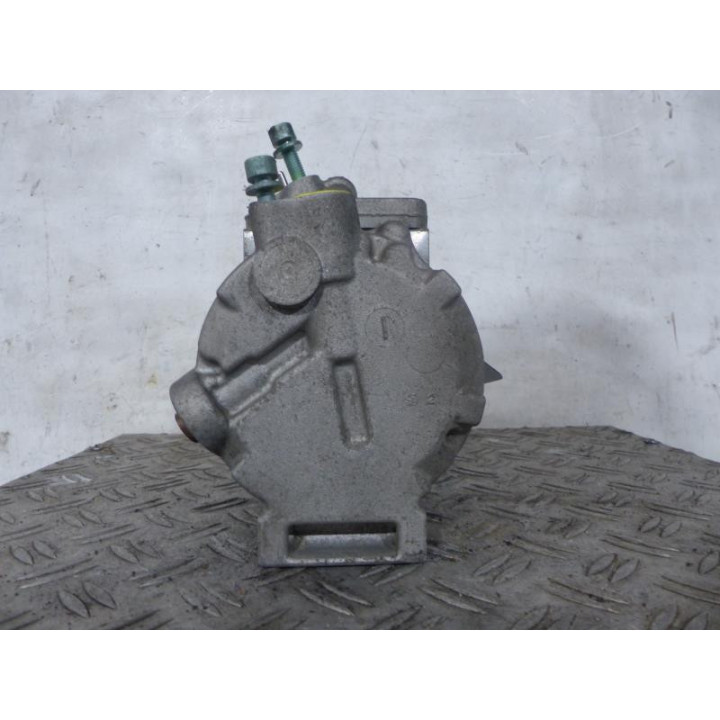 Compresseur clim AUDI A4 1 Photo n°4