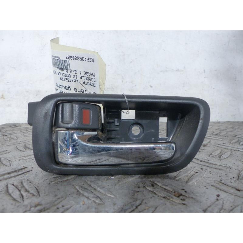 Poignee interieur arriere gauche TOYOTA COROLLA VERSO 2 Photo n°1