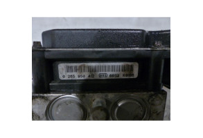 Bloc ABS (freins anti-blocage) TOYOTA COROLLA VERSO 2 Photo n°2