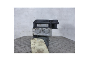 Bloc ABS (freins anti-blocage) TOYOTA COROLLA VERSO 2 Photo n°4