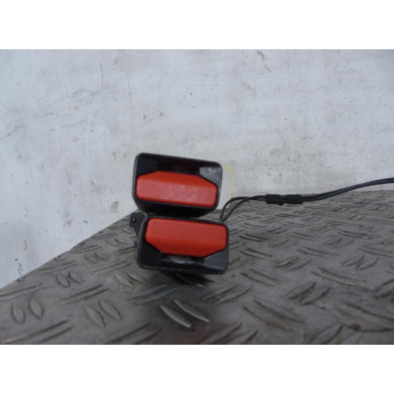 Attache ceinture arriere droit PEUGEOT 508 1 SW Photo n°1