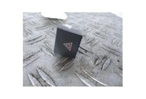 Bouton de warning PEUGEOT 508 1 SW Photo n°1
