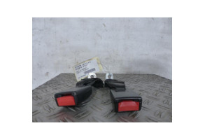 Attache ceinture arriere droit FORD FIESTA 5 Photo n°1