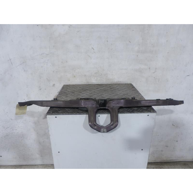 Armature avant, Masque avant MERCEDES CLASSE C 202 Photo n°1