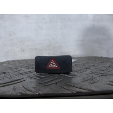 Bouton de warning SUZUKI ALTO 3