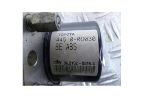 Bloc ABS (freins anti-blocage) TOYOTA YARIS 2 Photo n°2