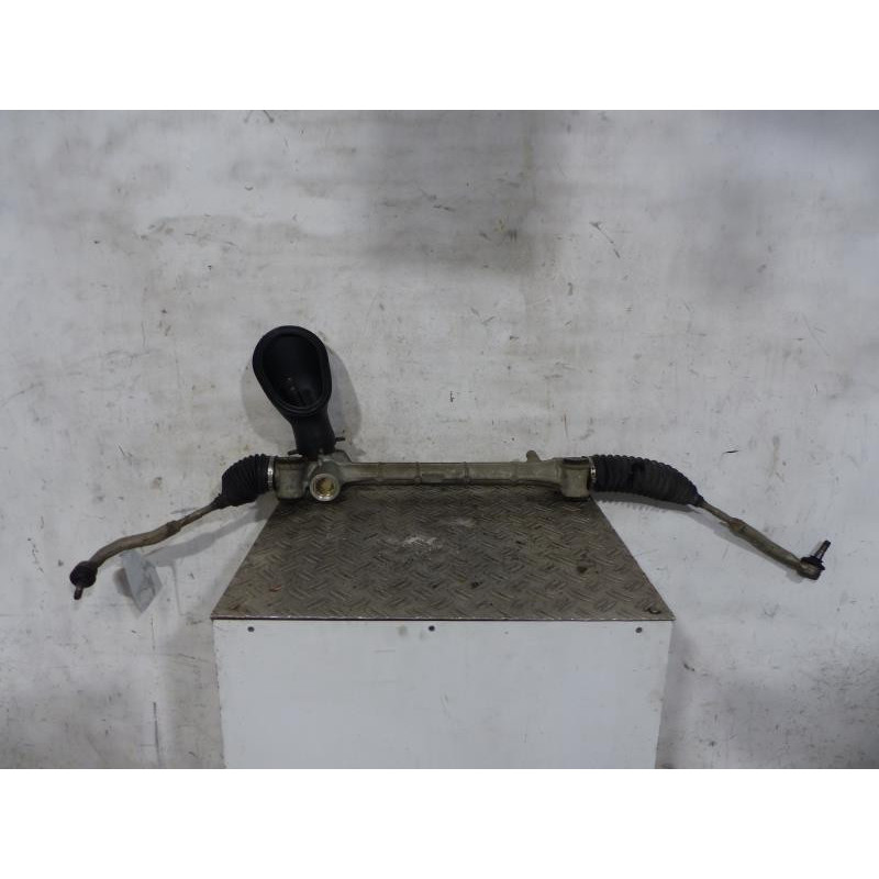 Cremaillere assistee TOYOTA YARIS 2 Photo n°1