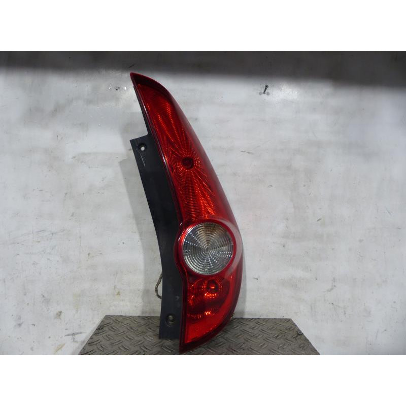 Feu arriere principal droit (feux) OPEL AGILA B Photo n°1