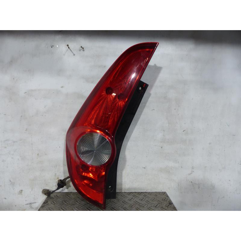 Feu arriere principal gauche (feux) OPEL AGILA B Photo n°1
