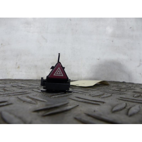 Bouton de warning MERCEDES CLASSE B 245