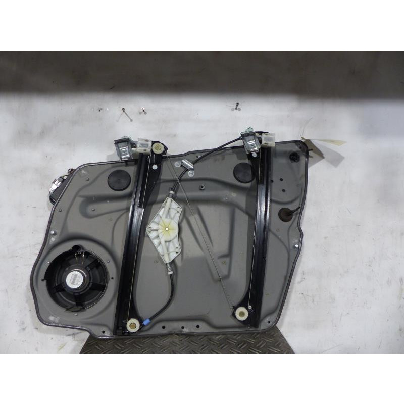 Leve vitre electrique avant gauche MERCEDES CLASSE B 245 Photo n°1